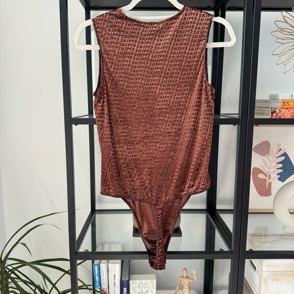 Skims Chestnut Brown Logo Allover Velvet Mesh Sleeveless Bodysuit Women’s XL - Picture 3 of 9
